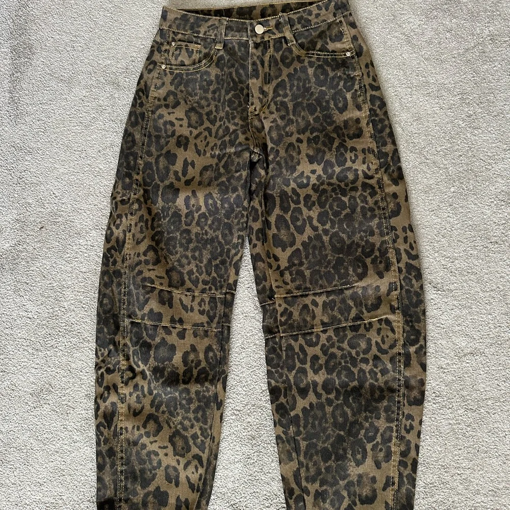 Leopard Print Jeans - Picture 2 of 8